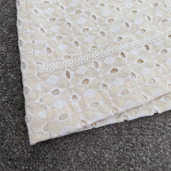 Zara cream beige shorts with cutwork embroidery size Medium Bohemian Cottagecore - Picture 3 of 16